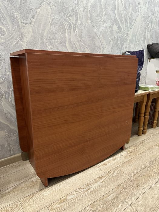 Продаи стол книжка