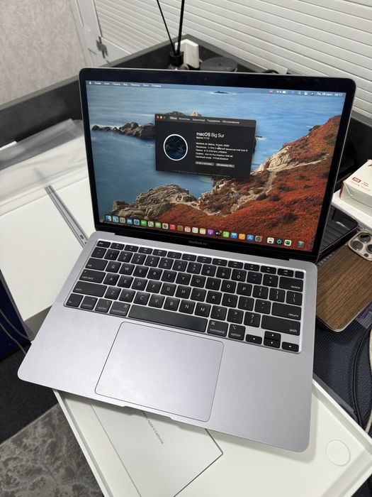 Macbook Air 2020 core i 3 -8/256GB
