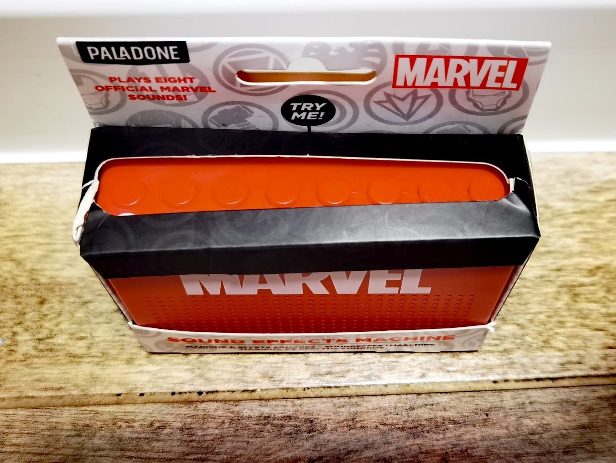 Boxă portabilă pentru copii cu 8 efecte sonore Marvel Sound Effects