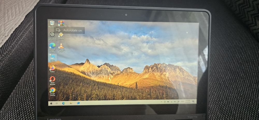 Laptop 2 in 1 Lenovo Yoga i5 cu touchscreen win 10 ssd Tester auto