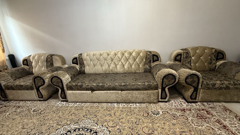 Диван и два кресла