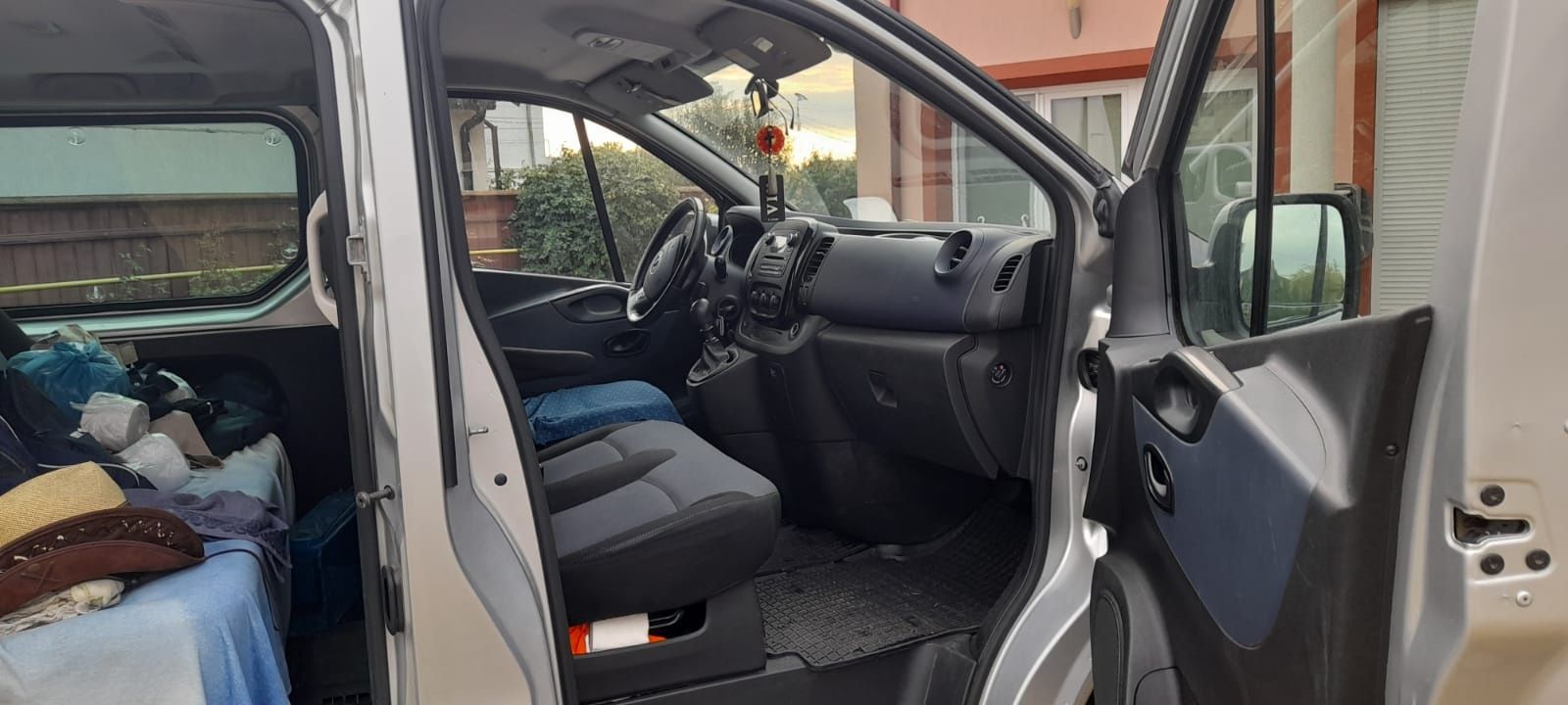 Opel Vivaro 1,6 145hp,biturbo,8+1,an 2018