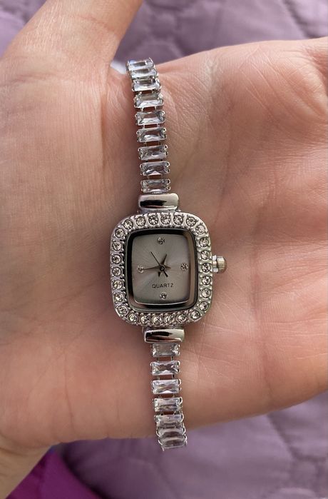 Сребристи гривни