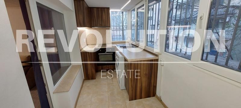 Дава се под наем Двустаен апартамент в Варна, ЖП Гара - 50 кв.м за 325 € - Снимка #3