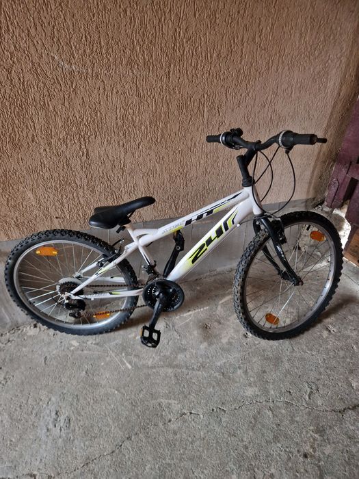 Vand scutere si biciclete!