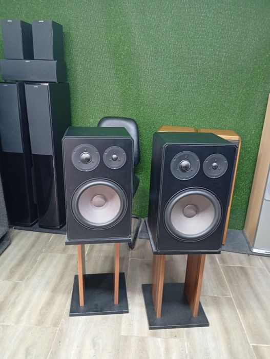 Тонколони BRAUN LS-100