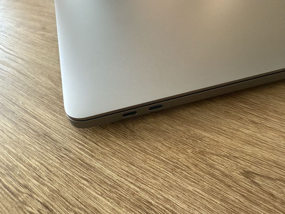 MacBook Pro 16" M1 Pro 32GB 1TB Гаранция