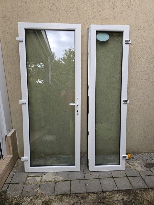 Uși termopan REHAU cu geam TRIPAN – 205x81 și 205x56 cm, stare excelen
