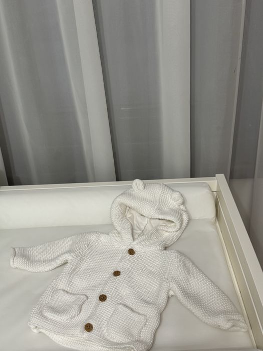 Бебешки жилетки Next, нови, без етикет