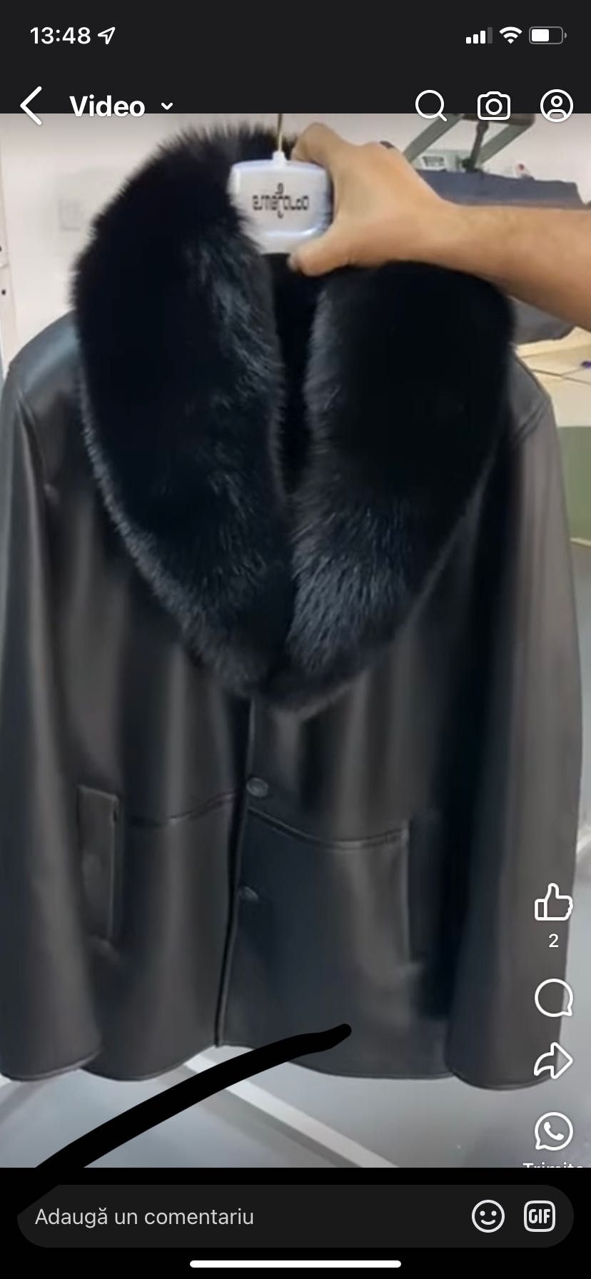 Vand geaca barbati cu guler din blana naturala de vulpe.