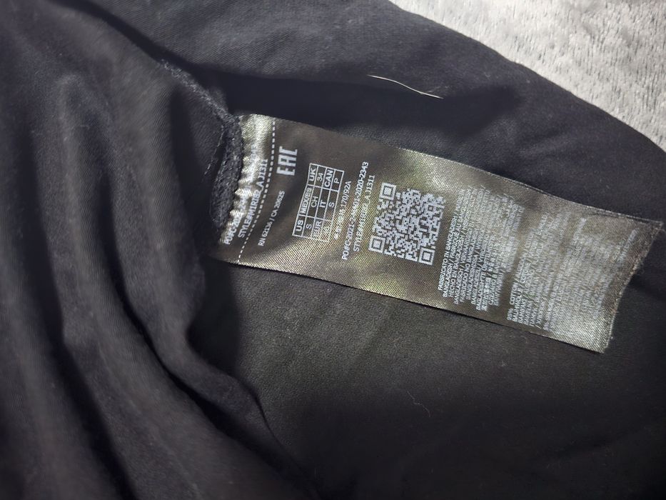 Тениска на guess,размер S,slim fit