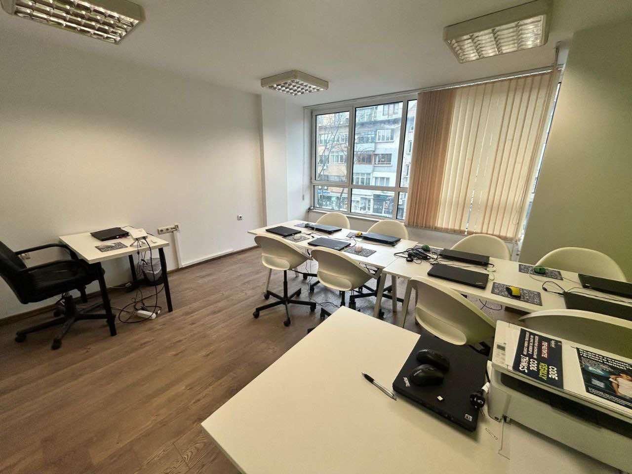 Дава се под наем Офис в Варна, Център - 60 кв.м за 500 € - Снимка #3