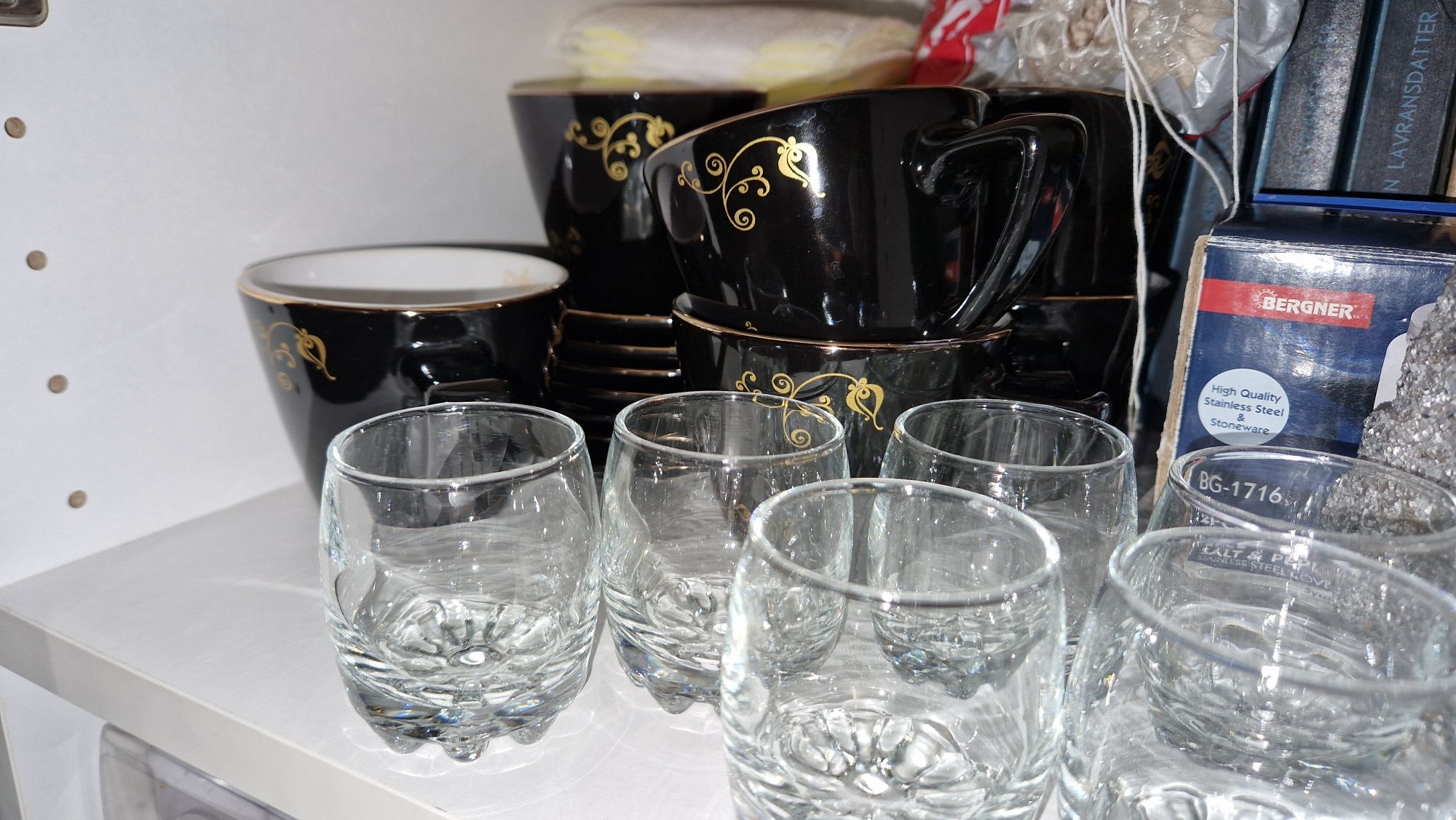 Vând set cești căni capucino Doncafe