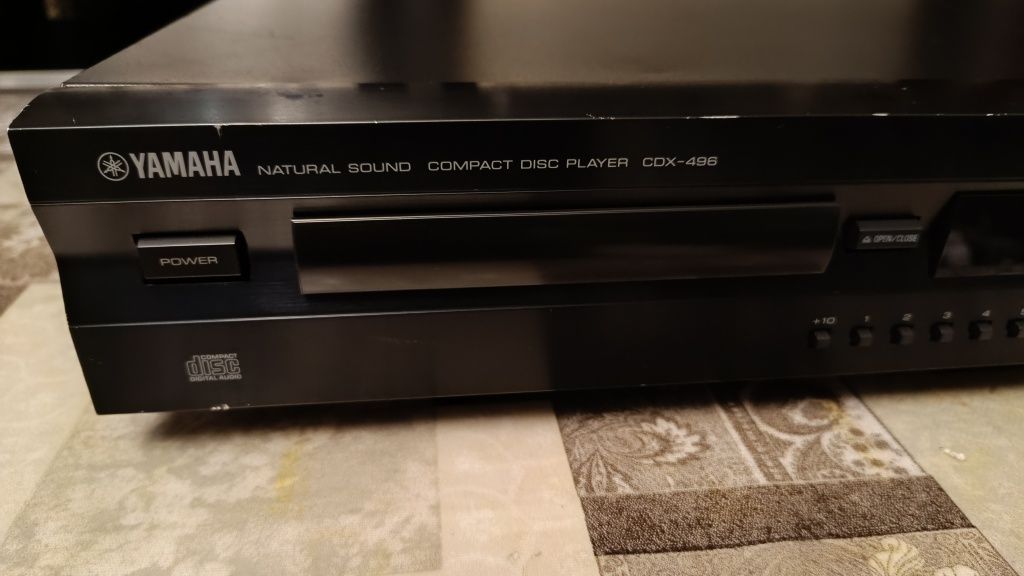 СД проигрыватель Yamaha CDX-496