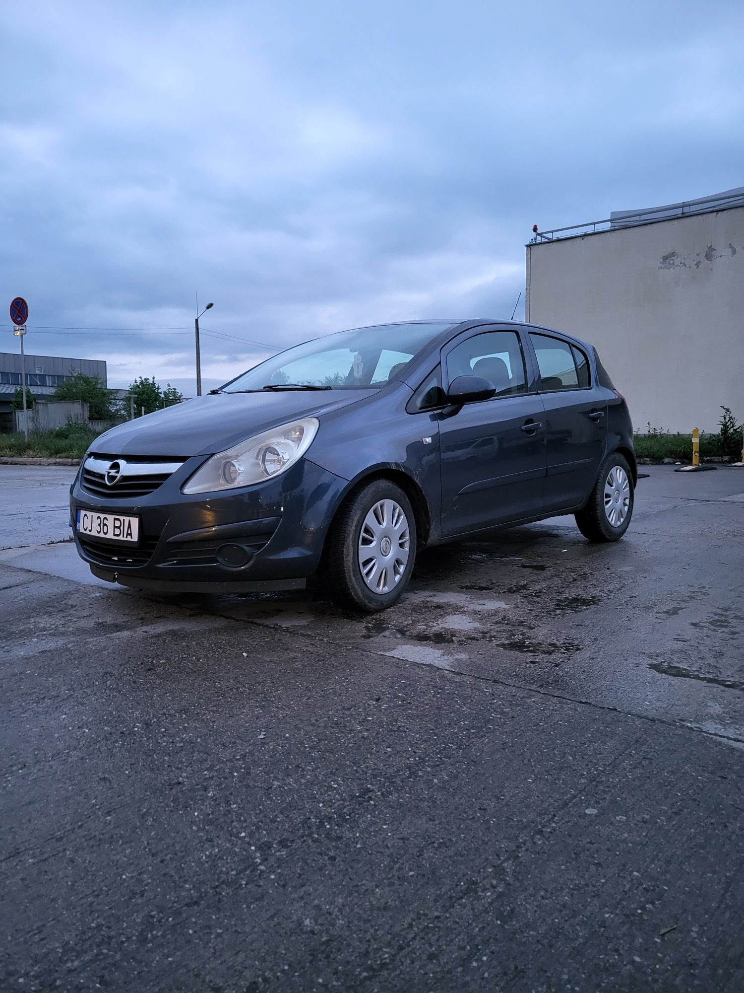 Vând Opel corsa preț negociabil