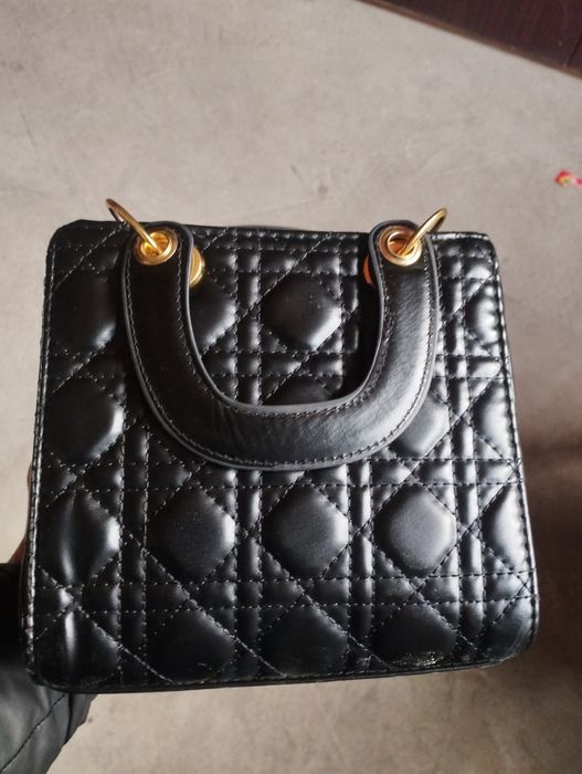 Ayollar sumkasi halati yaxshi