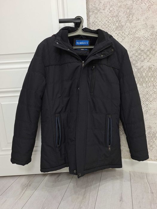 Продам зимнюю мужскую куртку