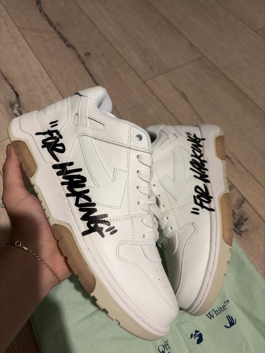 Off White Out of Office For Walking 42/43