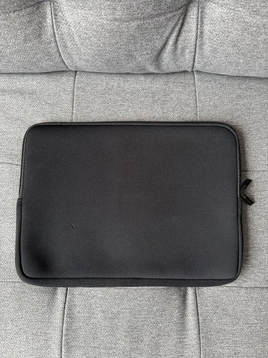 Нов черен калъф за лаптоп размер: 34 cm X 26 cm