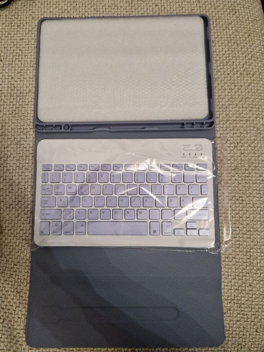 Husa + tastatura Samsung Galaxy S9/S9 FE - Brasov