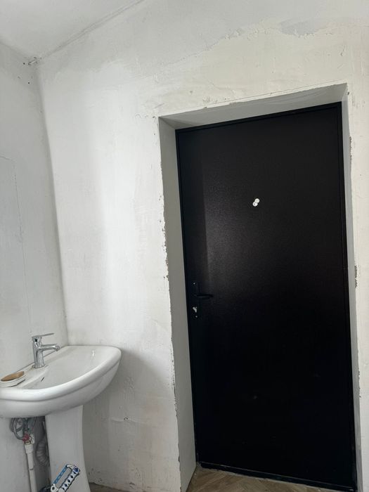 Сдаем 3-х комнатную большую времянку во дворе, газовое отопление