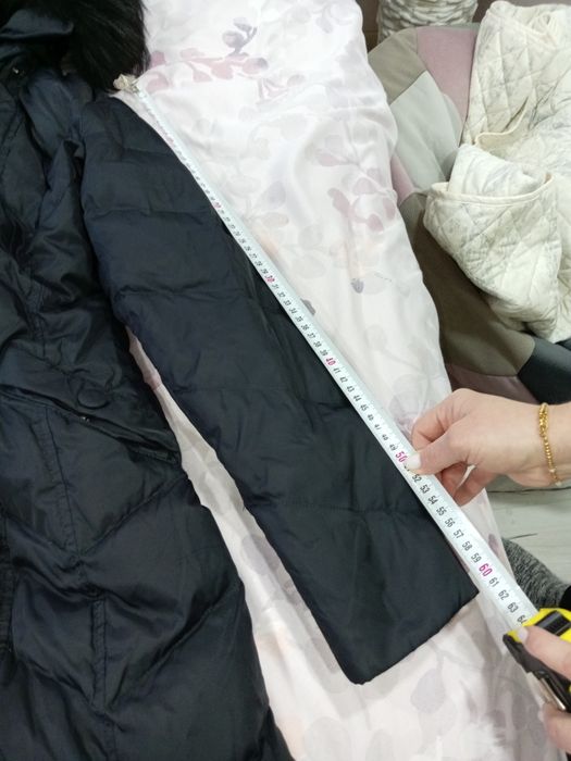 Продавам почти ново дамско яке с естествен гъши пух