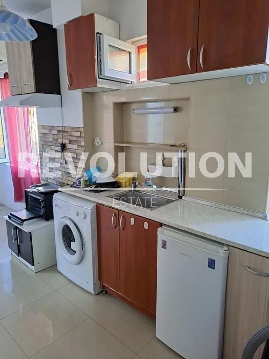 Дава се под наем Едностаен апартамент в Варна, Център - 40 кв.м за 325 € - Снимка #2