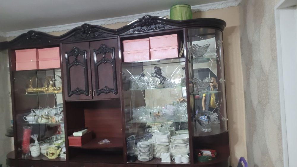 Продам стенка в гостинную