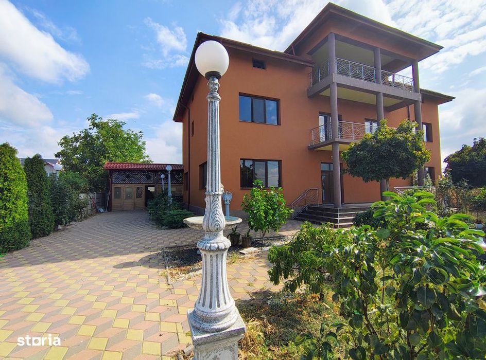 Vila 8 camere, premium – Investitie versatila, Bradesti