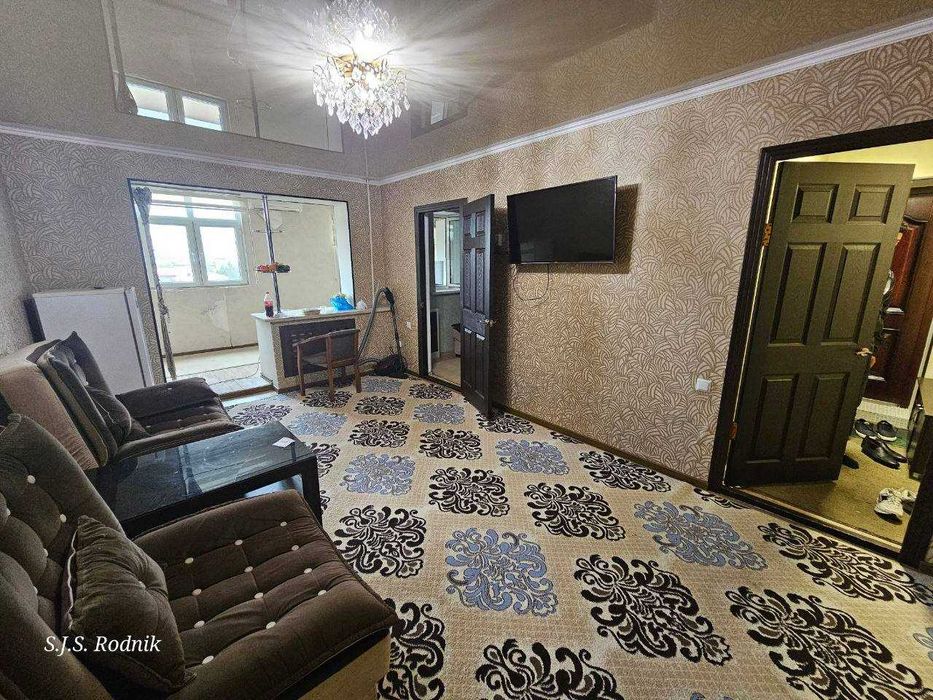 Новомосковская! Продам квартиру 2*3/5/5, в жилом состоянии, кирпич