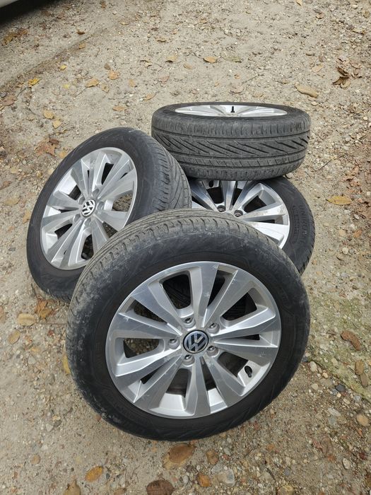 Оригинлни Джанти VW 5*112 от Golf 7. Със летни гуми uniroyal 205 55 16