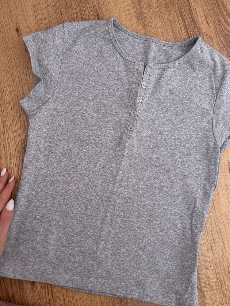 Тениска Zara.