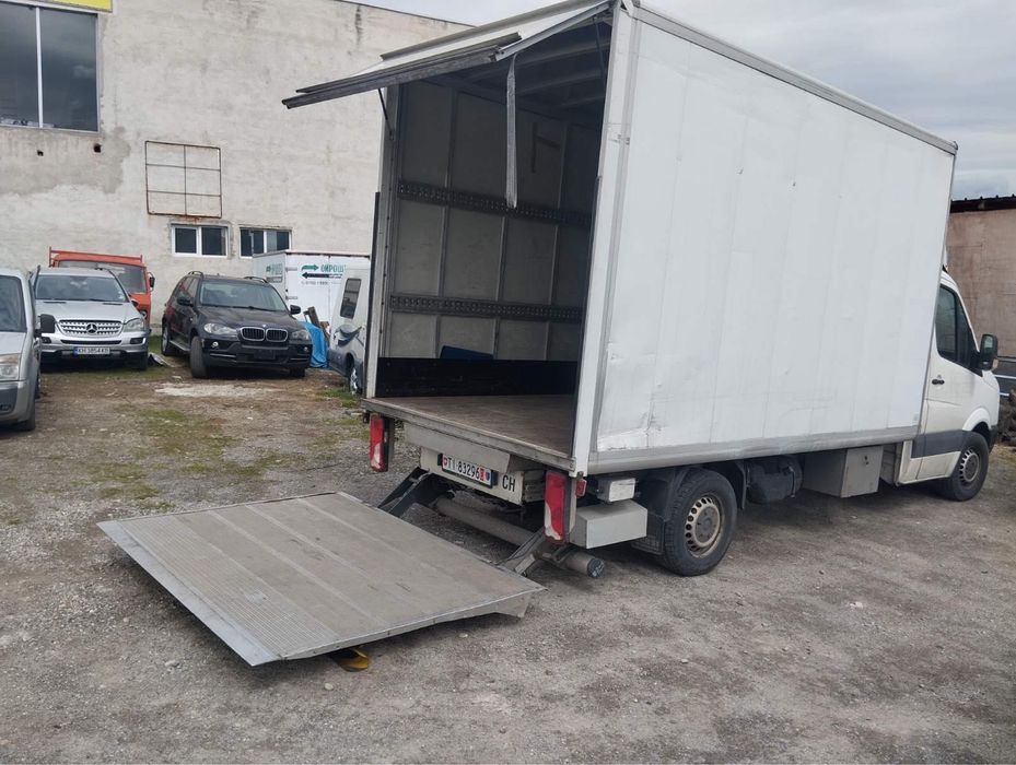 Фургон с падащ борд