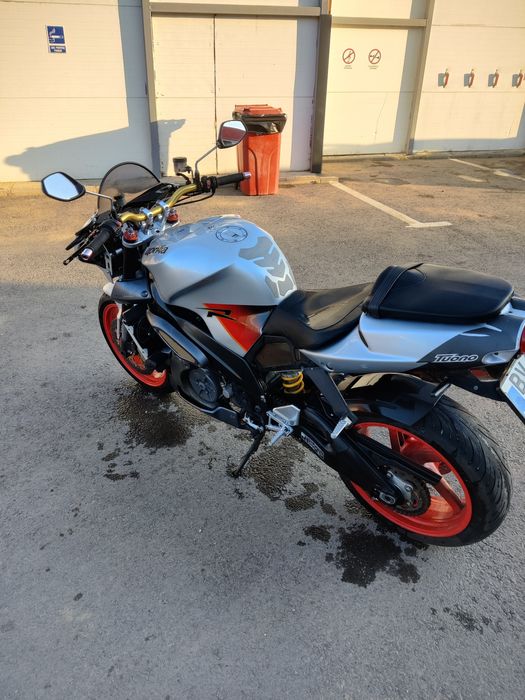 Aprilia Rsv tuono  1000 naked urgent