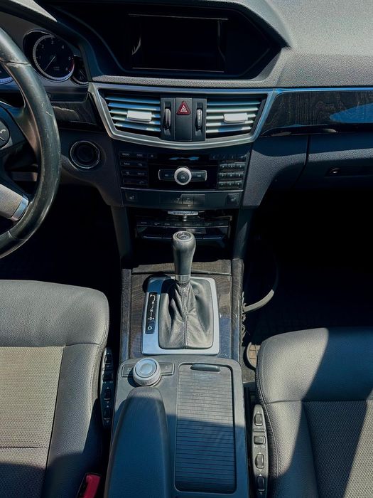 Mercedes-Benz E 220 CDI Avantgarde, Automată, decembrie 2010