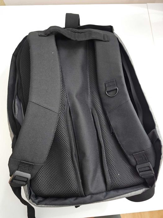 Ghiozdan rucsac pentru drumetie laptop Impermeabil  15.6' sau 17.3"