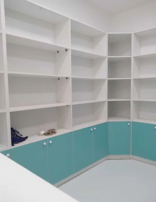 Apteka mebel buyurtma zakaz asosida dorixona uchun polka vitrina gpp