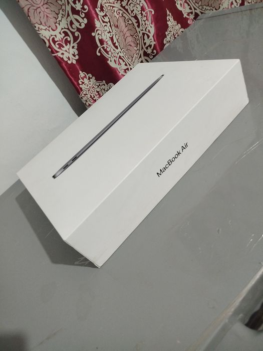 Продаеться MacBook Air