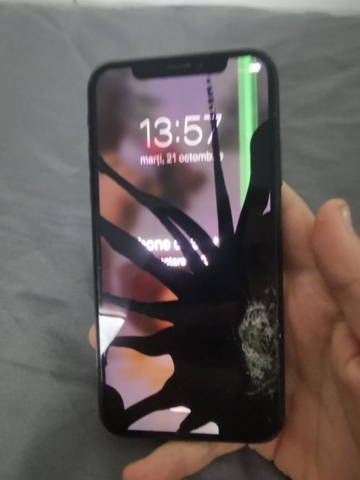 Vând iPhone x 128gb