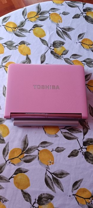 Лаптоп Toshiba -Неразличим от нов