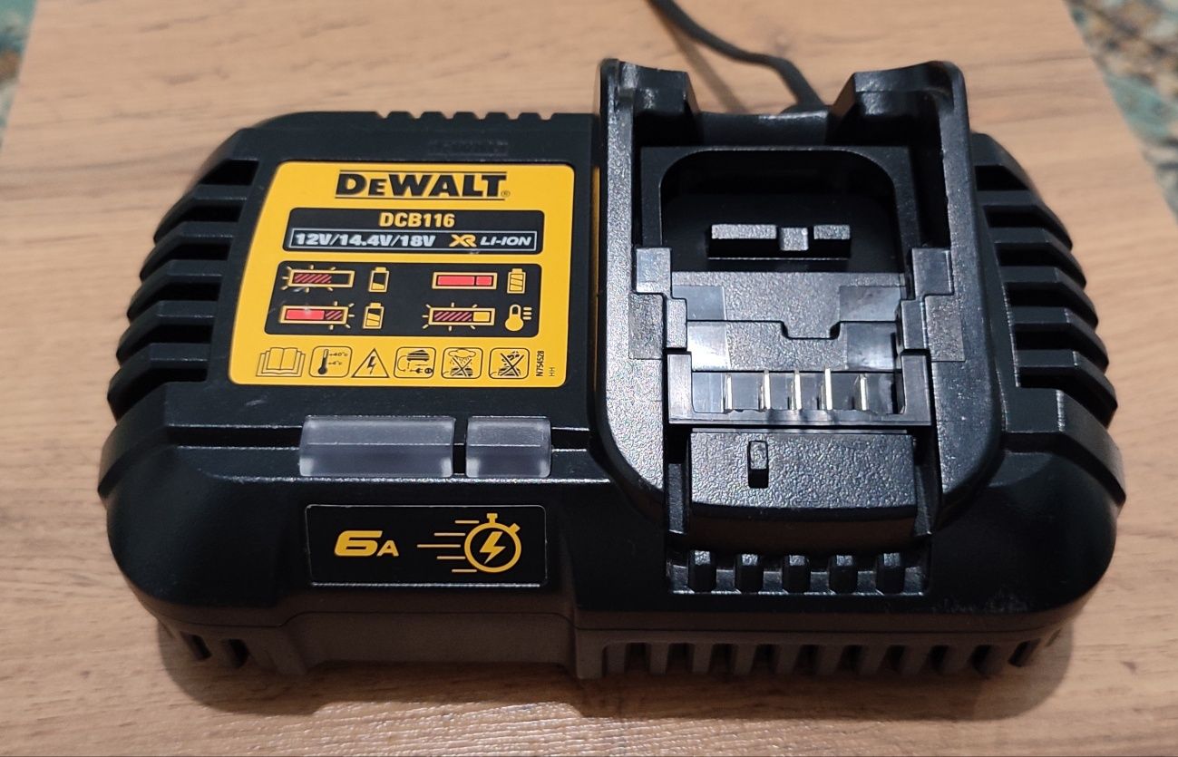 DeWalt DCB 116 зарядное устройство