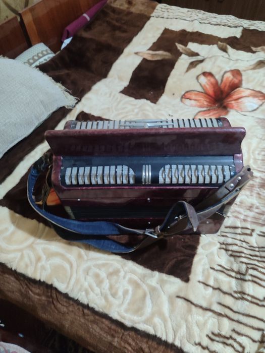 Продаётся баян в хорошем состоянии