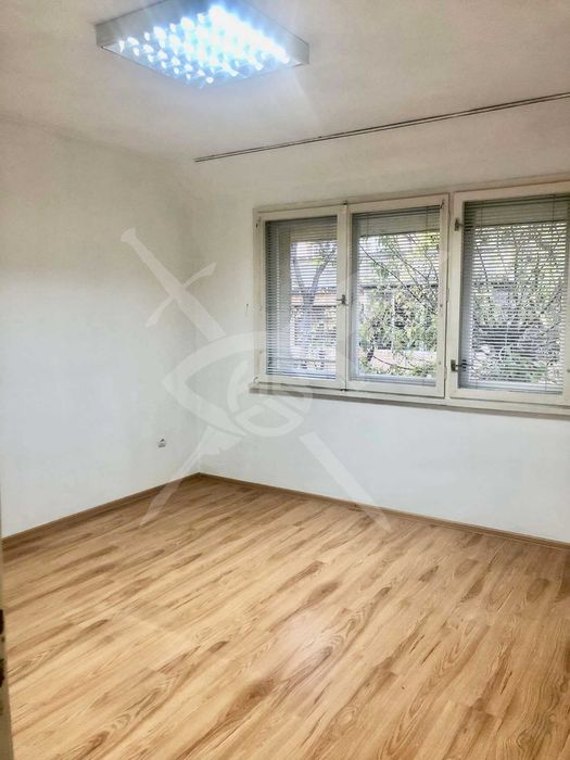 Дава се под наем Офис в Варна, ВИНС - 100 кв.м за 430 € - Снимка #6