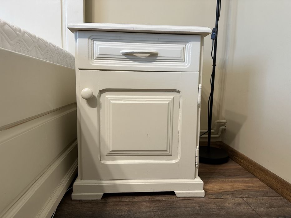 Mobila dormitor (pat, 2 noptiere, comoda, dulap)