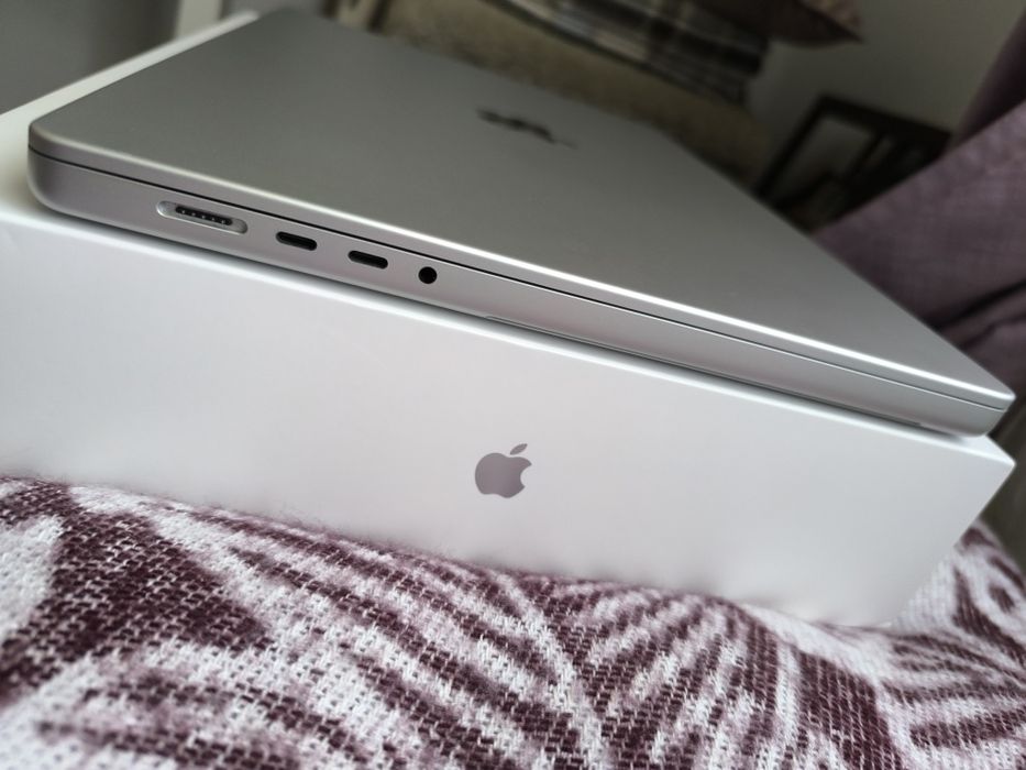 MacBook Pro M1 Pro, 32GB RAM, 512GB SSD