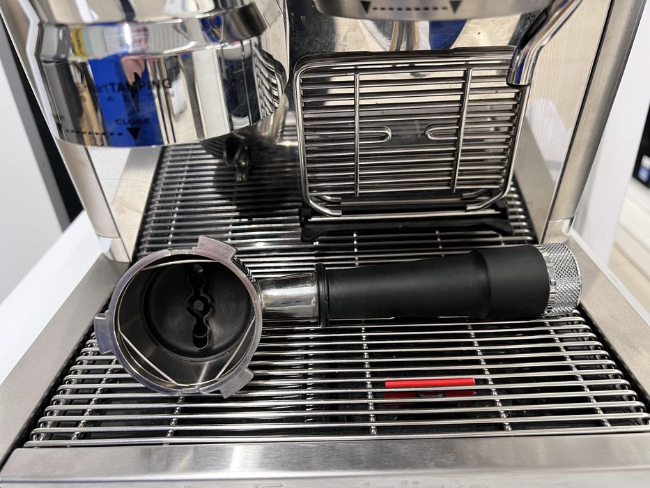 Expresor Profesional DeLonghi EC9355.M
