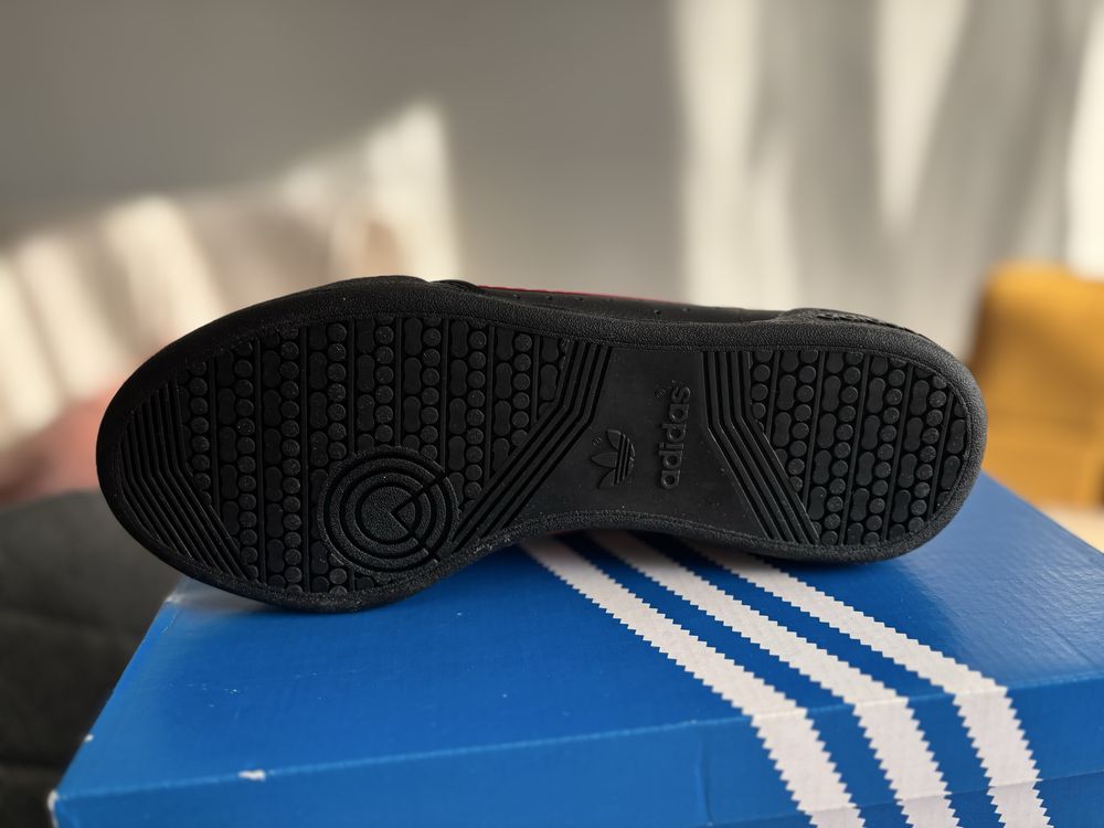 Adidas continetal 80