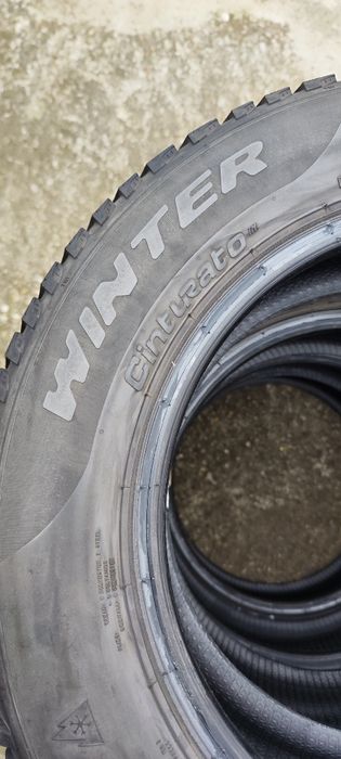 Vând 4 cauciucuri de iarnă Pirelli 195 65 R15