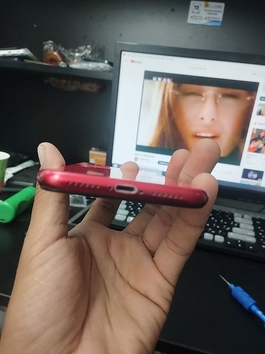 Iphone 11 64GB Red product