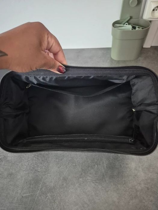 Несесер Beis в черно